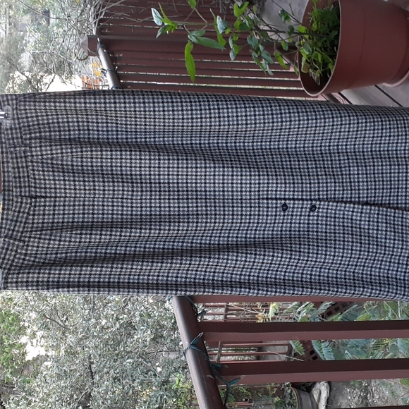 Theories 2 piece 100% Wool suit gray, cream  traces of beige Very Good Condition - Picture 4 of 6